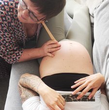 Graviditet barnmorska födsel 